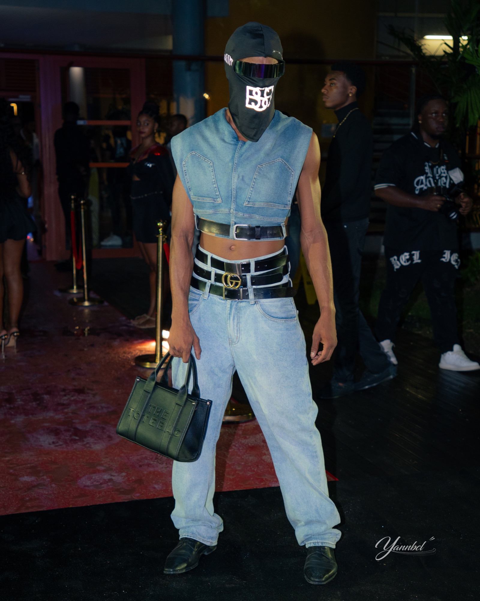 Invité du Mad Dance Gala sur le tapis rouge — photographie 7