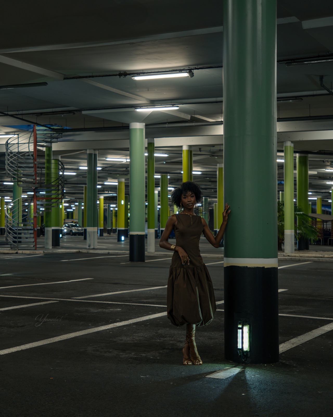 Portrait lifestyle d’Oxy.od dans un parking — photographie 9