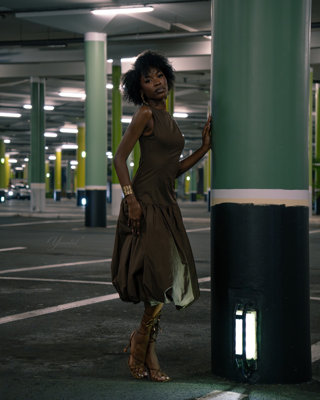 Portrait lifestyle d’Oxy.od dans un parking — photographie 11